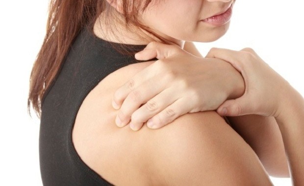 TENDINITIS DEL HOMBRO – TENDINOSIS DEL SUPRAESPINOSO: EJERCICIOS DE REHABILITACIÓN EN EL AGUA.